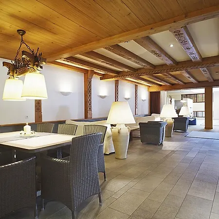 Edelweiss Hotel 4*